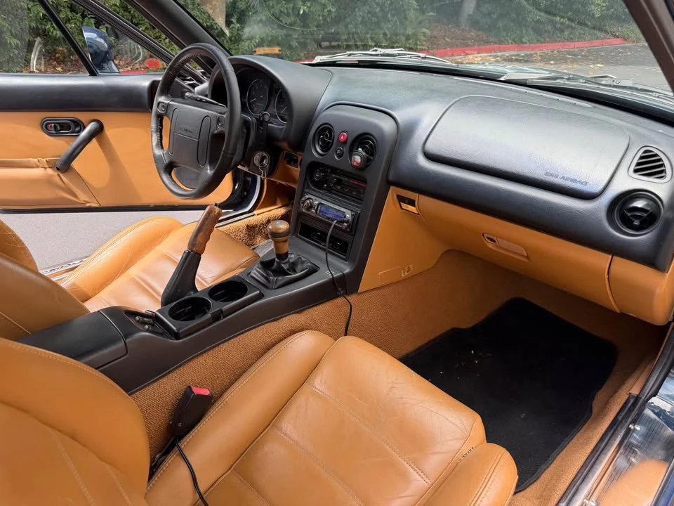 1994 Mazda NA MX-5 Miata - Image 11 of 17