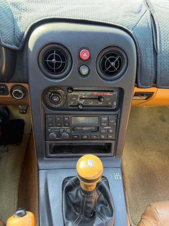 1994 Mazda NA MX-5 Miata - Image 7 of 11