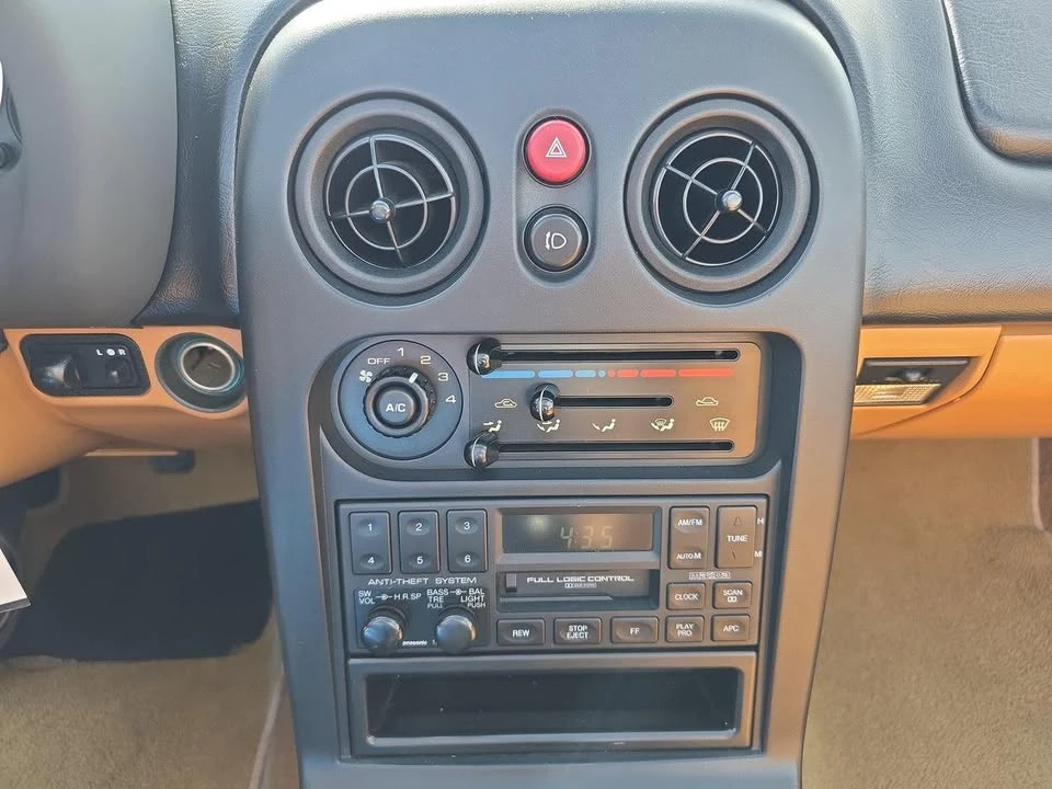 1994 Mazda NA MX-5 Miata - Image 9 of 11