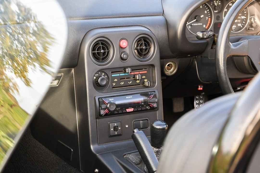 1994 Mazda NA MX-5 Miata - Image 16 of 28
