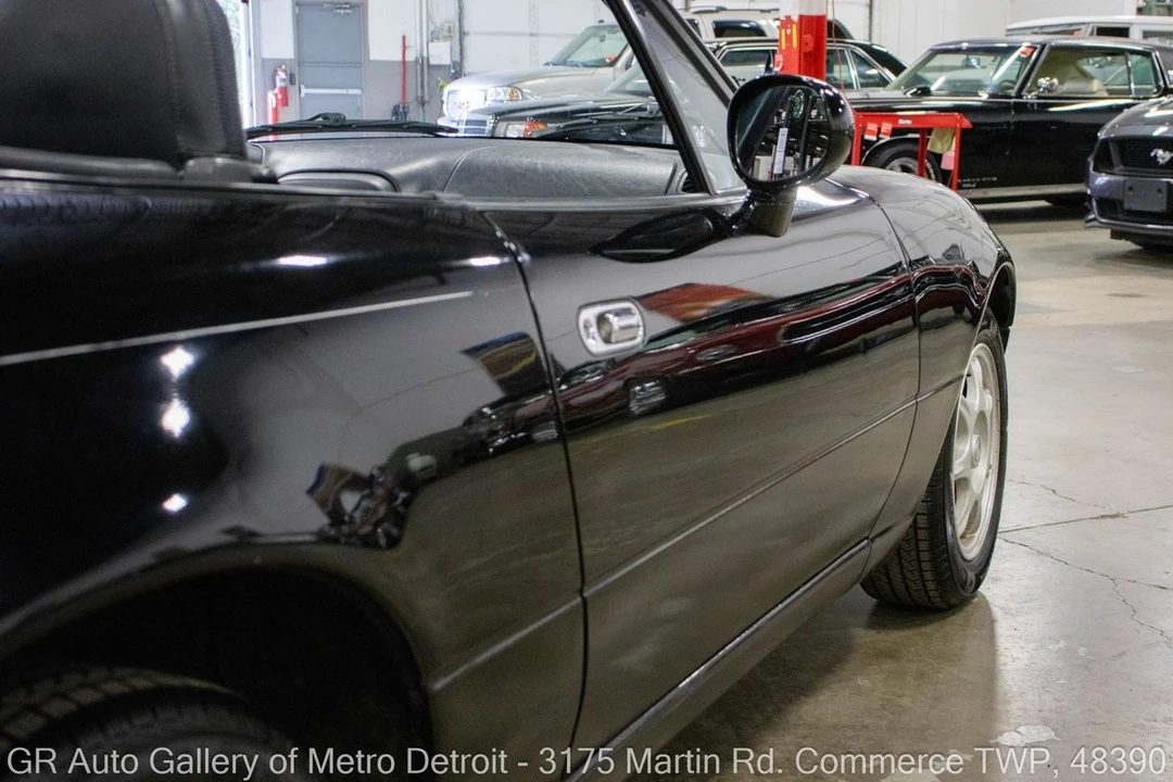 1994 Mazda NA MX-5 Miata - Image 24 of 31