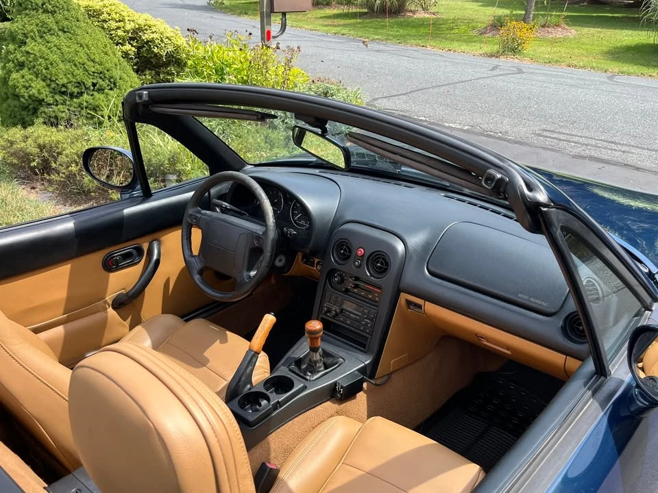 1994 Mazda NA MX-5 Miata - Image 9 of 12