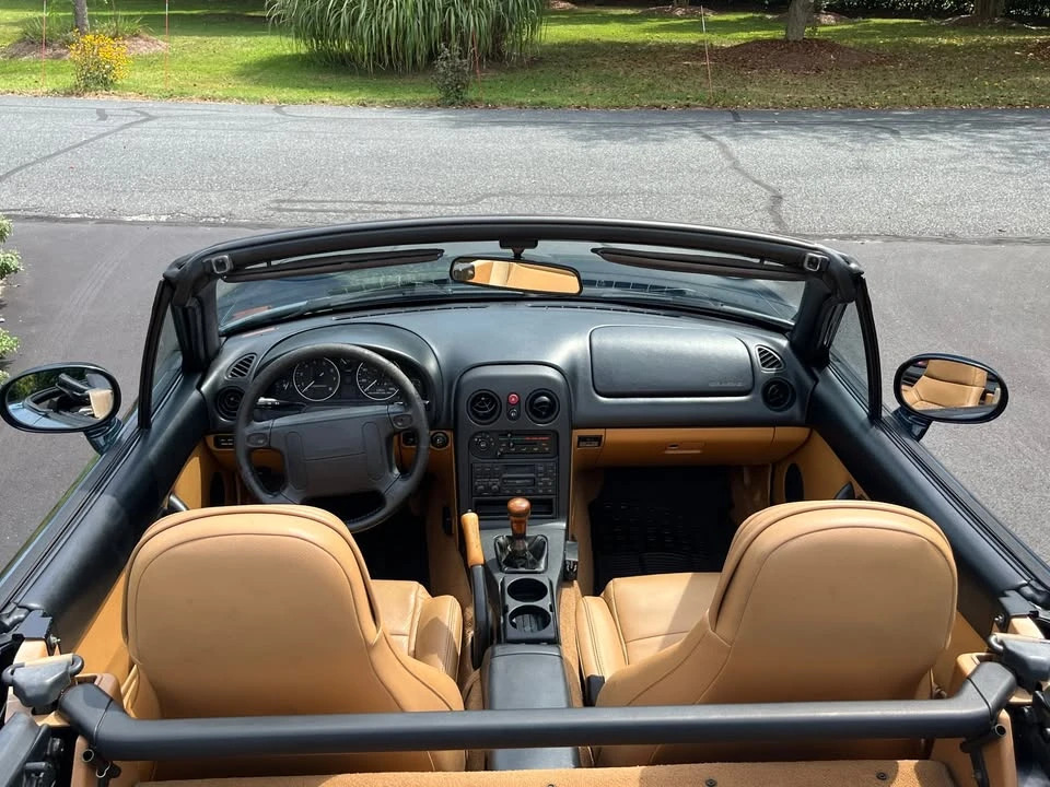 1994 Mazda NA MX-5 Miata - Image 11 of 12