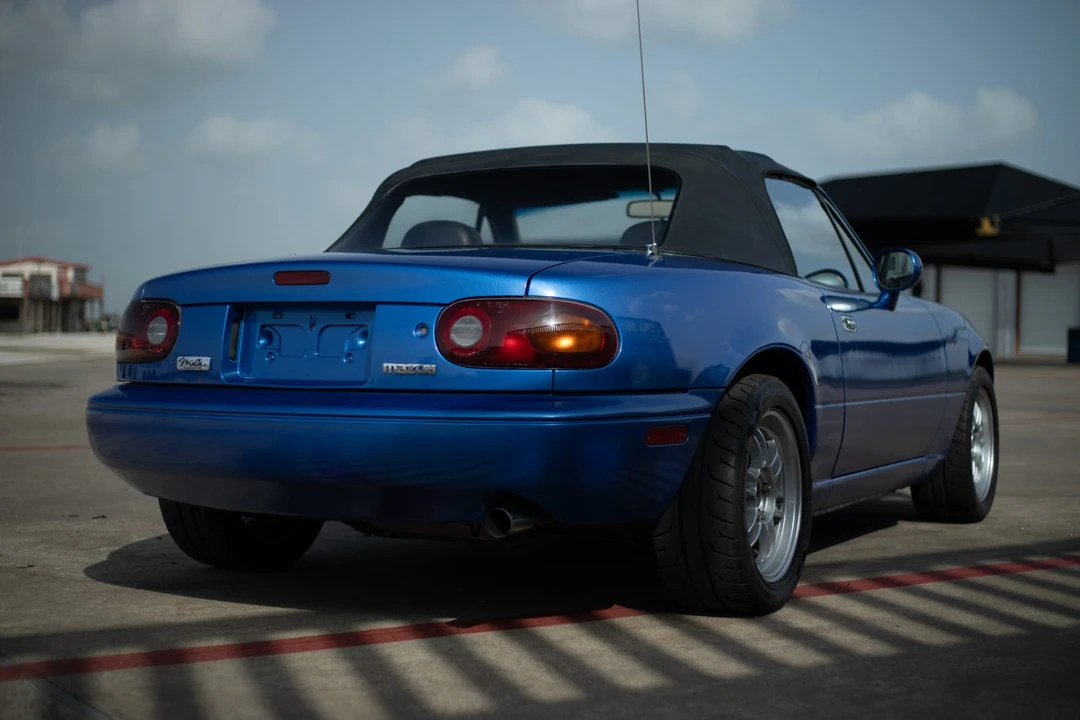 1994 Mazda NA MX-5 Miata - Image 26 of 31
