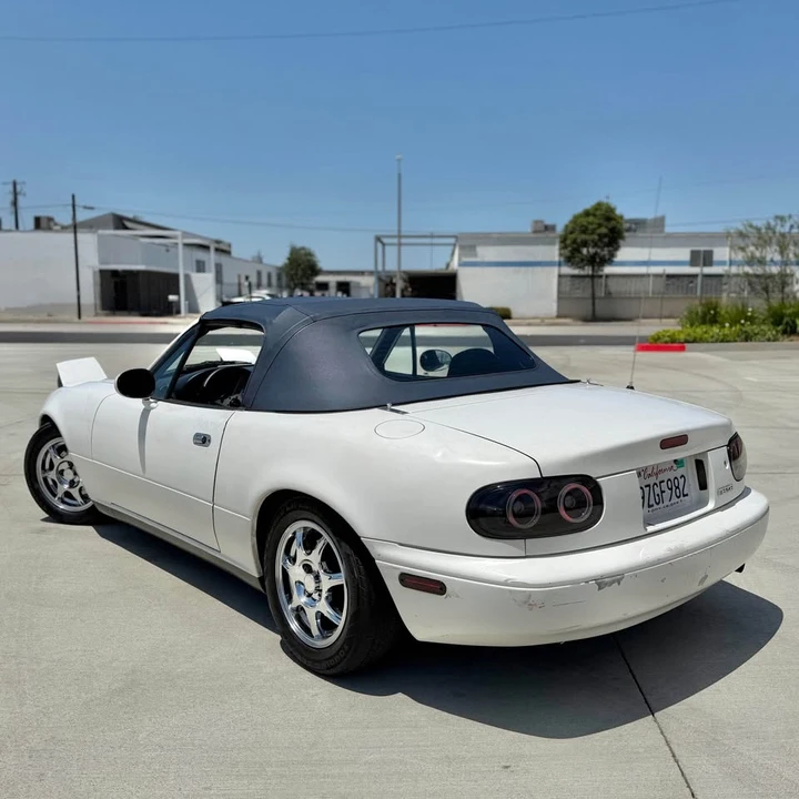 1994 Mazda NA MX-5 Miata - Image 6 of 16