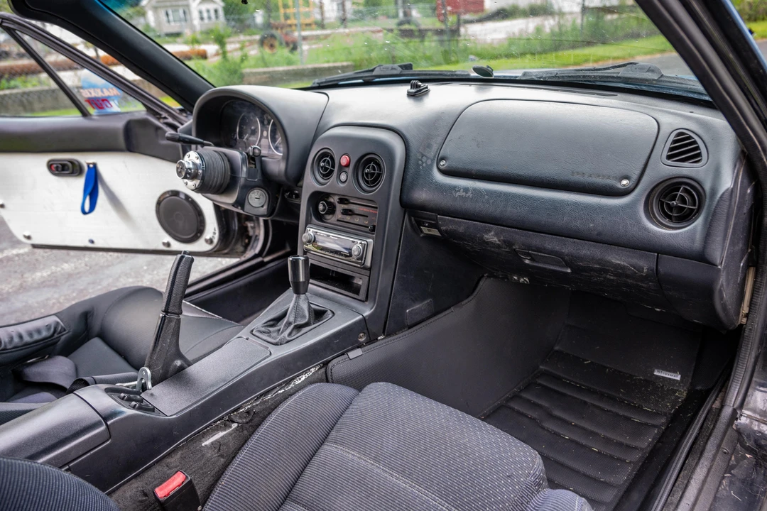1994 Mazda NA MX-5 Miata - Image 24 of 30