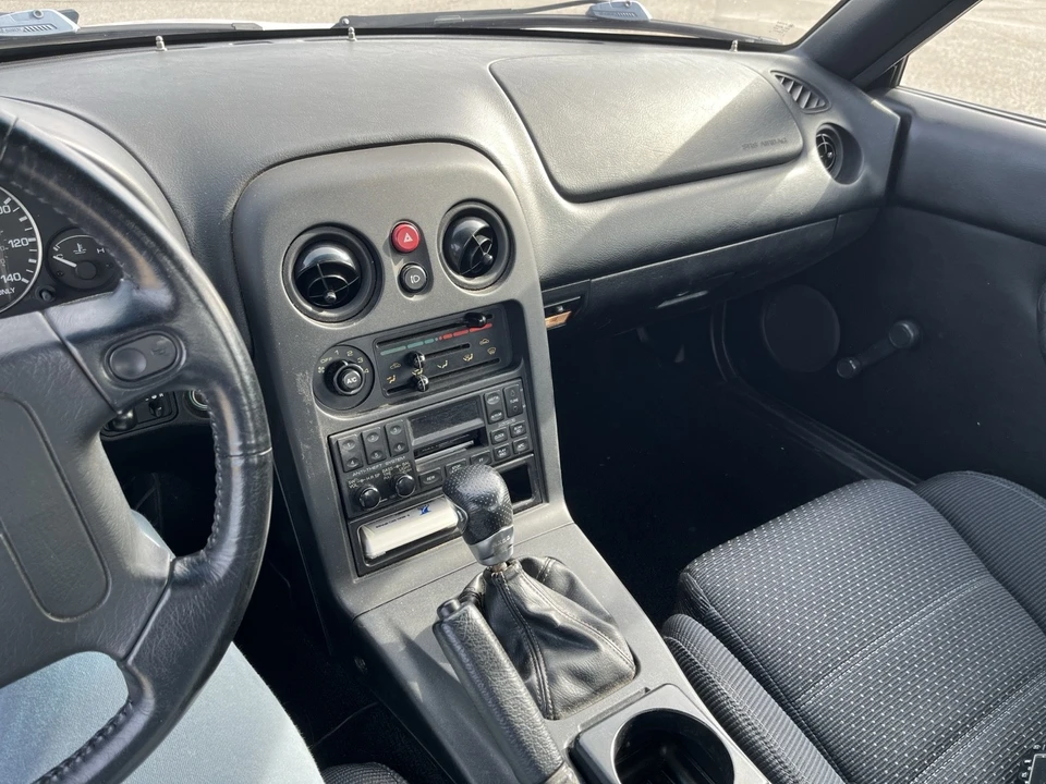 1994 Mazda NA MX-5 Miata - Image 19 of 21
