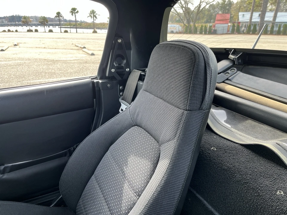 1994 Mazda NA MX-5 Miata - Image 17 of 21
