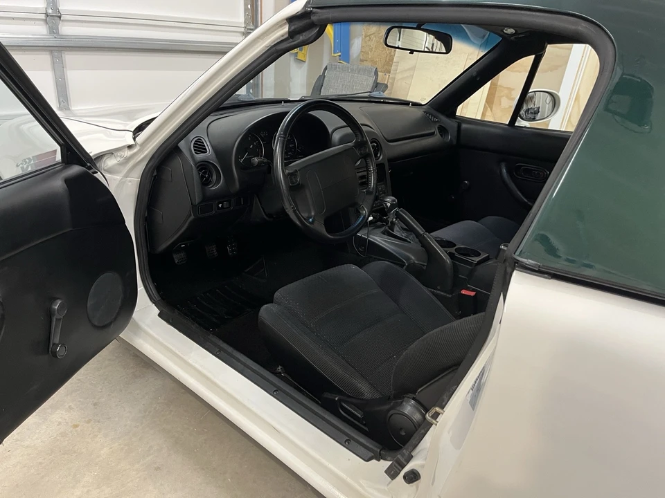 1994 Mazda NA MX-5 Miata - Image 20 of 21
