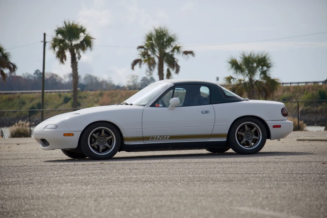 1994 Mazda NA MX-5 Miata - Image 2 of 21