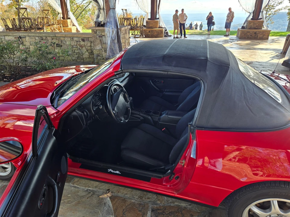 1994 Mazda NA MX-5 Miata - Image 28 of 31