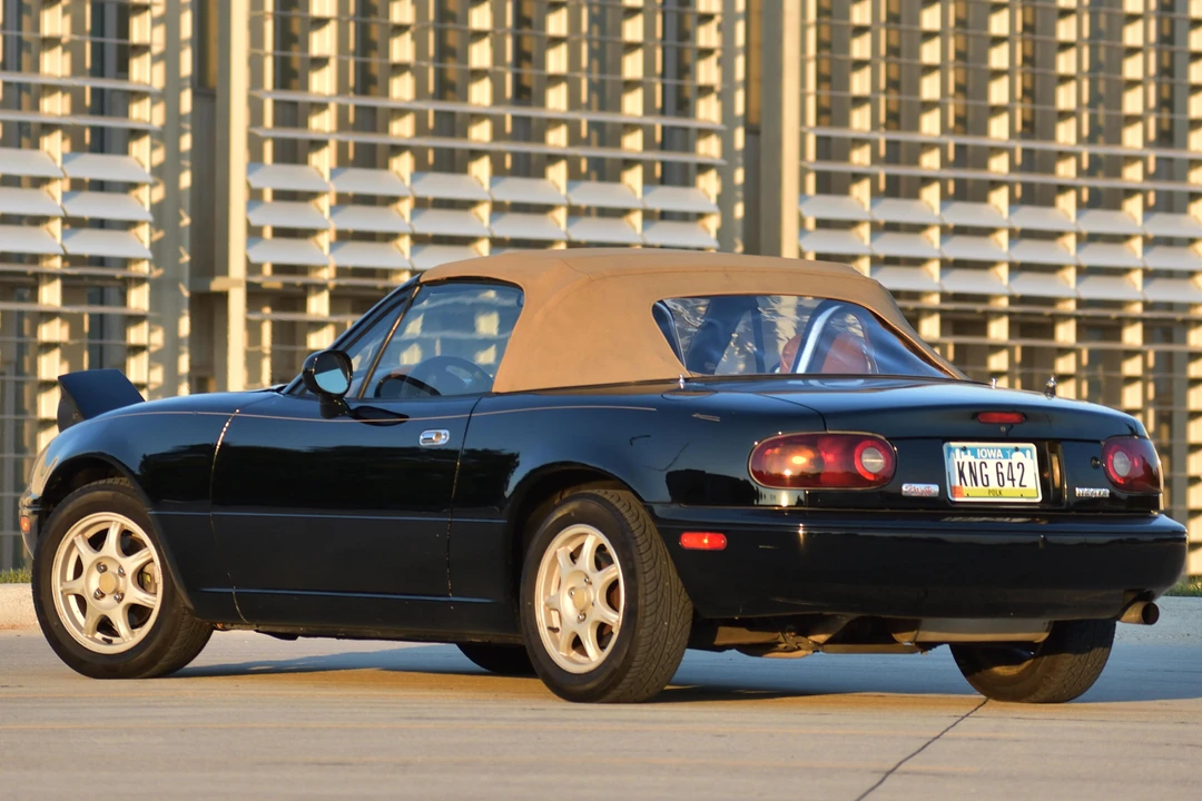 1994 Mazda NA MX-5 Miata - Image 4 of 10