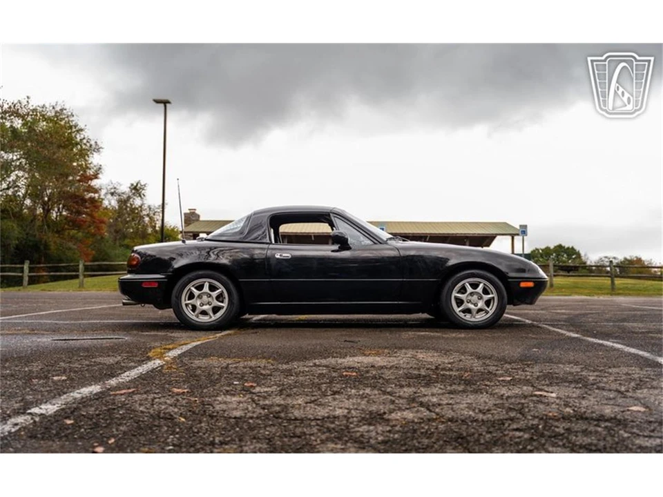 1994 Mazda NA MX-5 Miata - Image 26 of 31