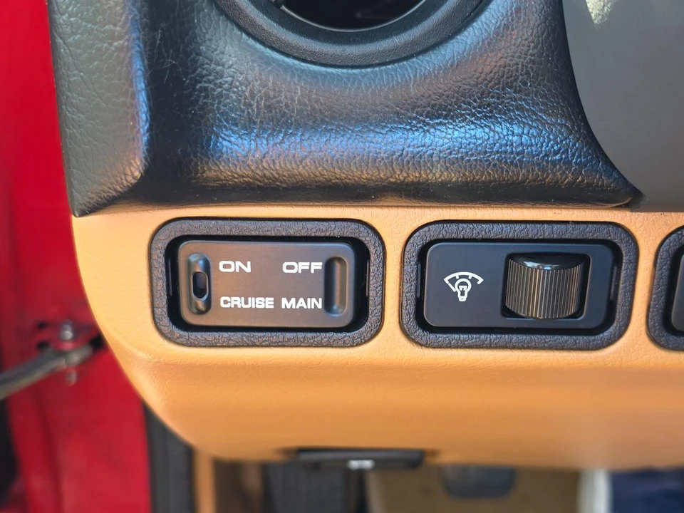1994 Mazda NA MX-5 Miata - Image 24 of 31