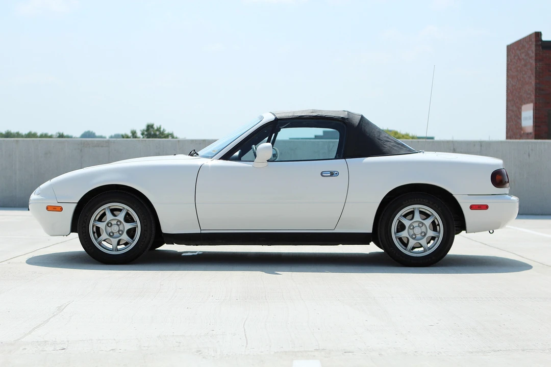 1994 Mazda NA MX-5 Miata - Image 23 of 31