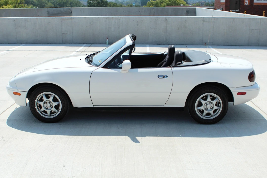 1994 Mazda NA MX-5 Miata - Image 3 of 31