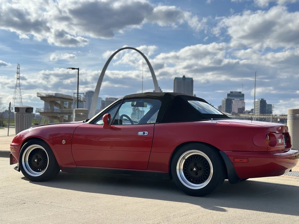 1994 Mazda NA MX-5 Miata - Image 5 of 16