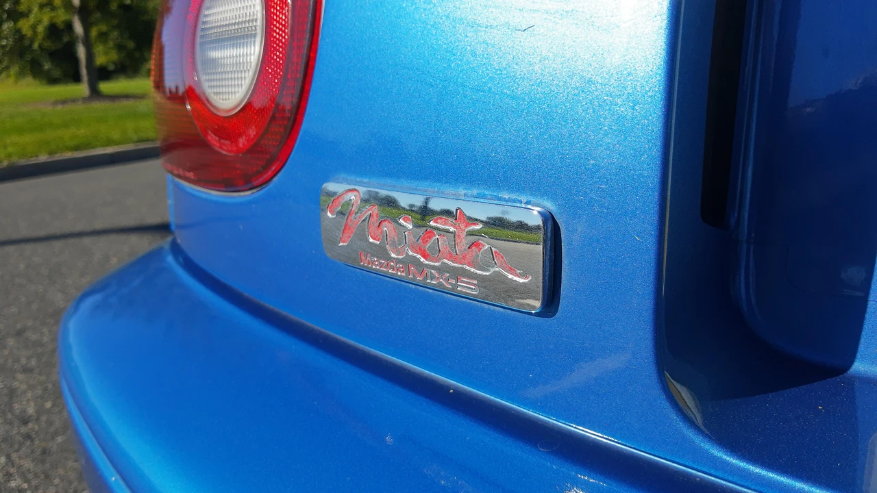 1994 Mazda NA MX-5 Miata - Image 26 of 31