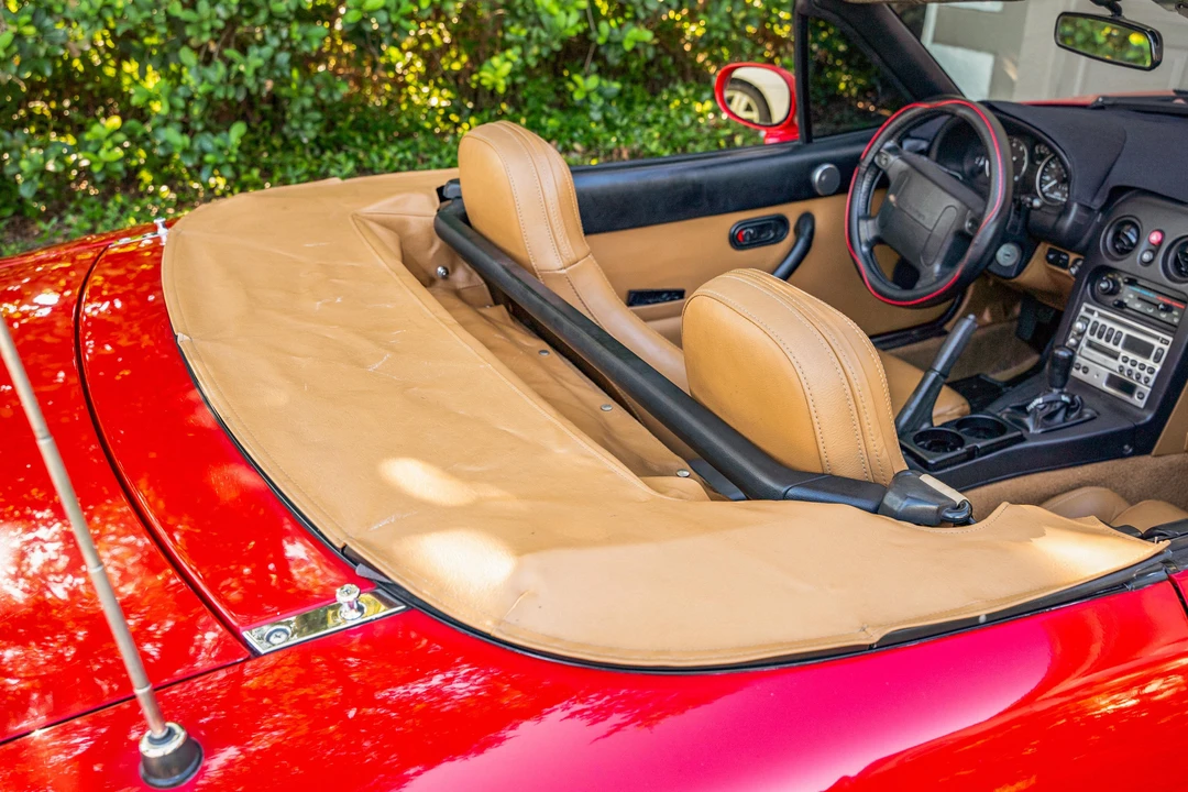 1994 Mazda NA MX-5 Miata - Image 28 of 31