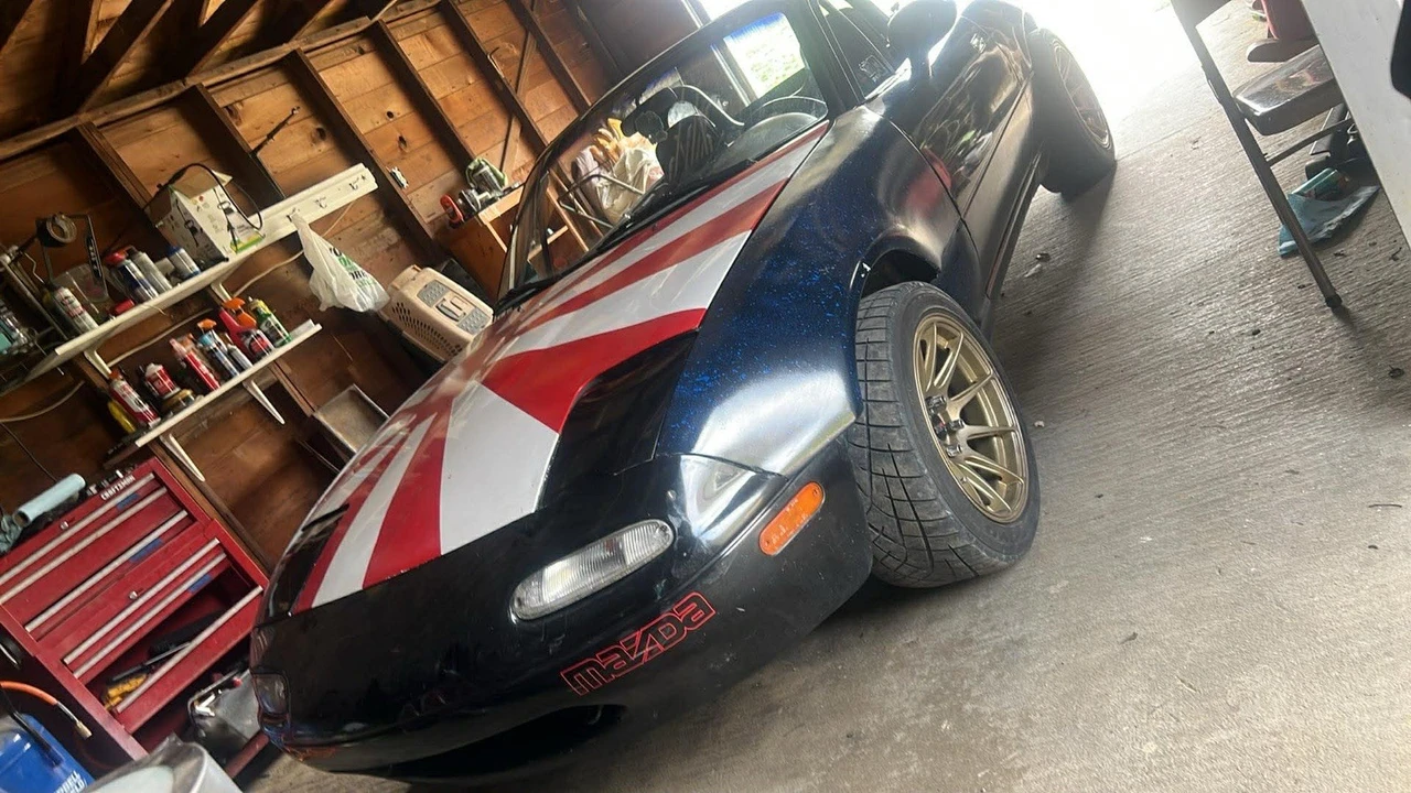 1994 Mazda NA MX-5 Miata - Image 6 of 13