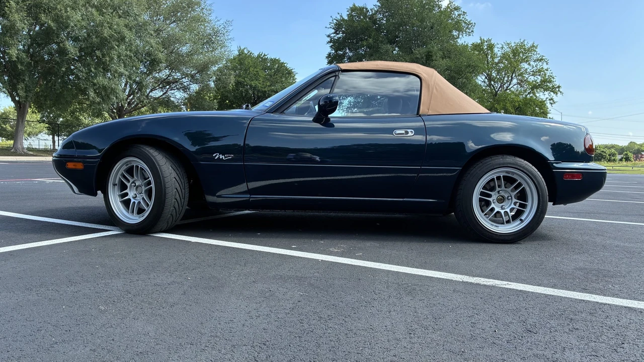 1994 Mazda NA MX-5 Miata - Image 22 of 31