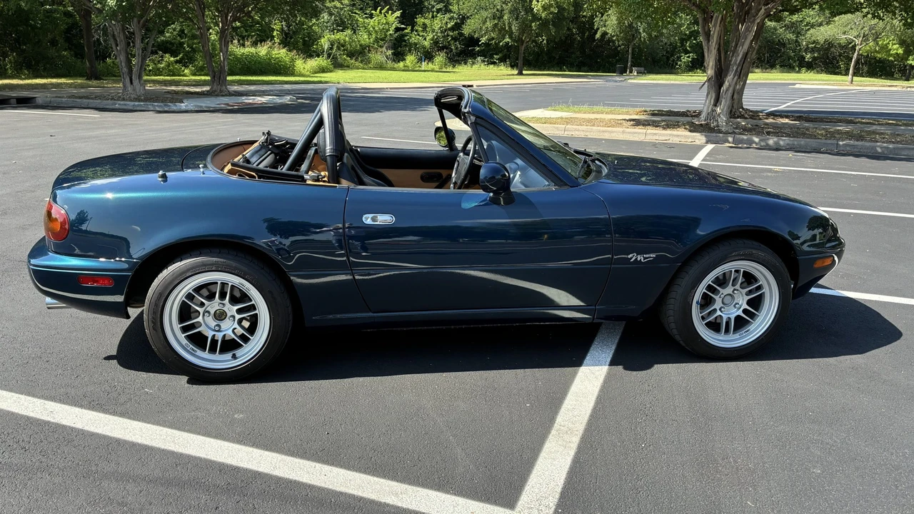 1994 Mazda NA MX-5 Miata - Image 9 of 31