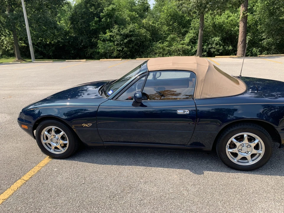 1994 Mazda NA MX-5 Miata - Image 16 of 31