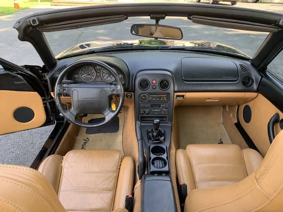 1994 Mazda NA MX-5 Miata - Image 17 of 18