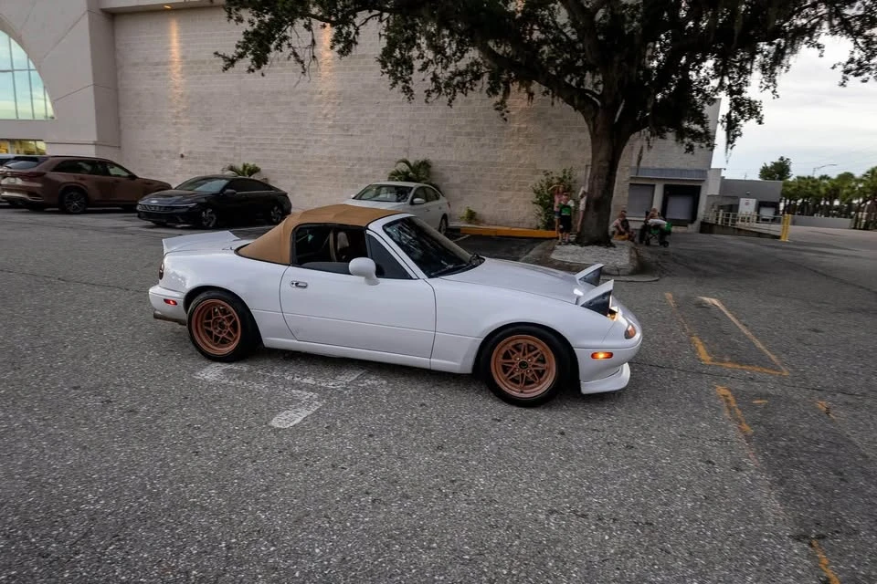 1994 Mazda NA MX-5 Miata - Image 6 of 8