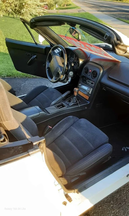 1994 Mazda NA MX-5 Miata - Image 8 of 8