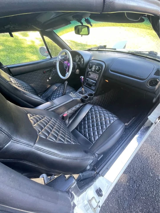 1994 Mazda NA MX-5 Miata - Image 9 of 18