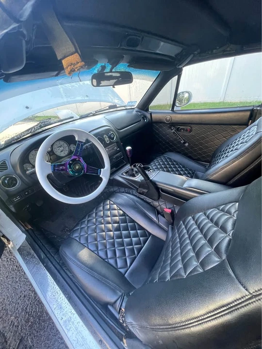 1994 Mazda NA MX-5 Miata - Image 11 of 18