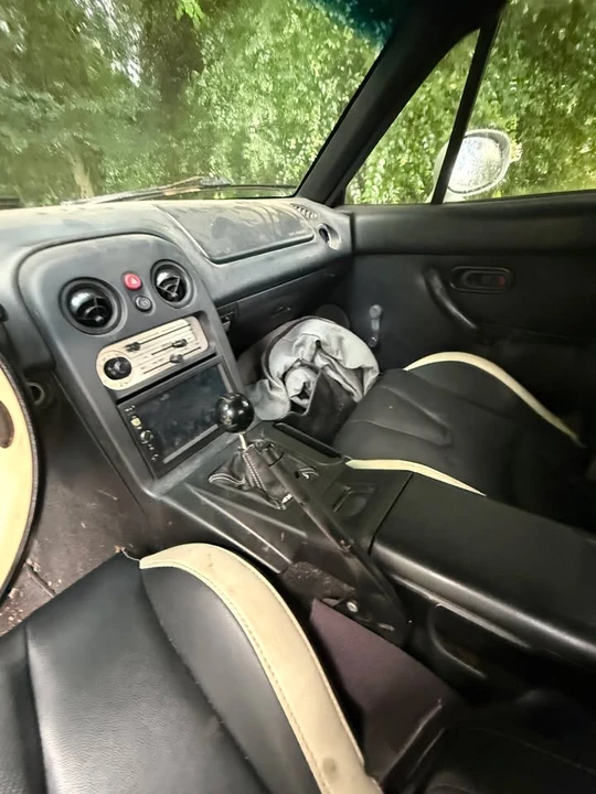 1994 Mazda NA MX-5 Miata - Image 3 of 10