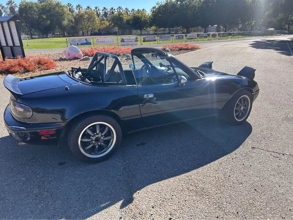 1994 Mazda NA MX-5 Miata - Image 9 of 11