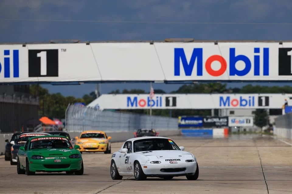 1994 Mazda NA MX-5 Miata - Image 4 of 11