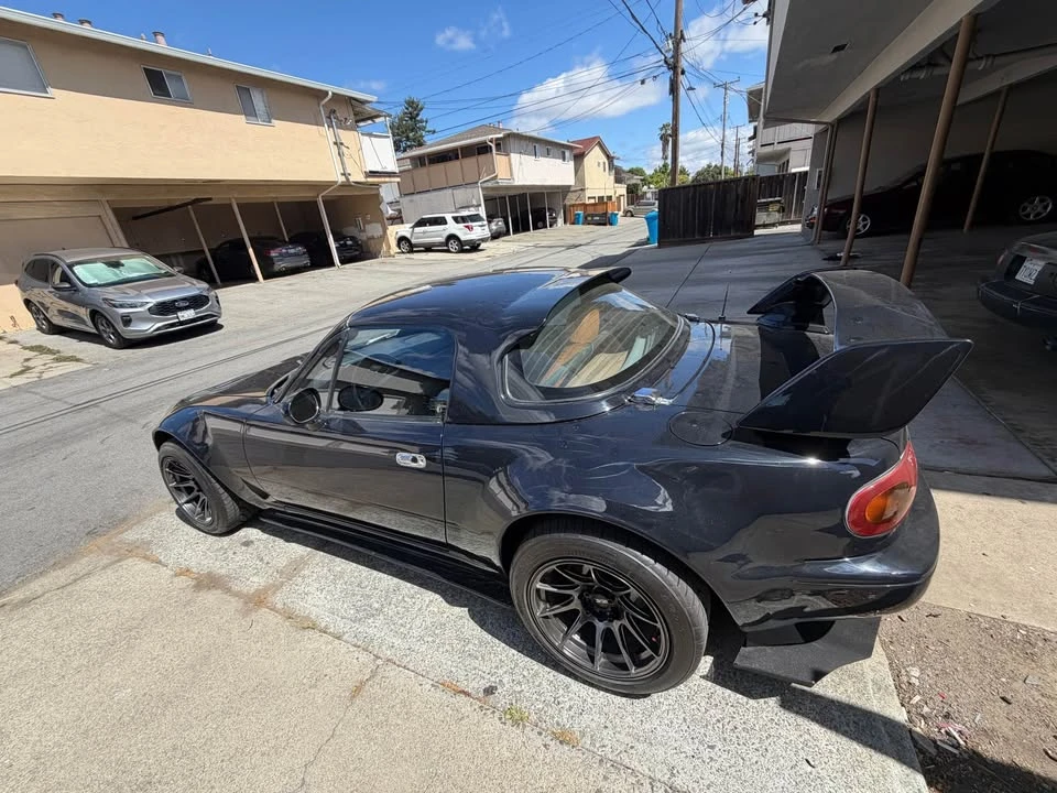 1994 Mazda NA MX-5 Miata - Image 6 of 11