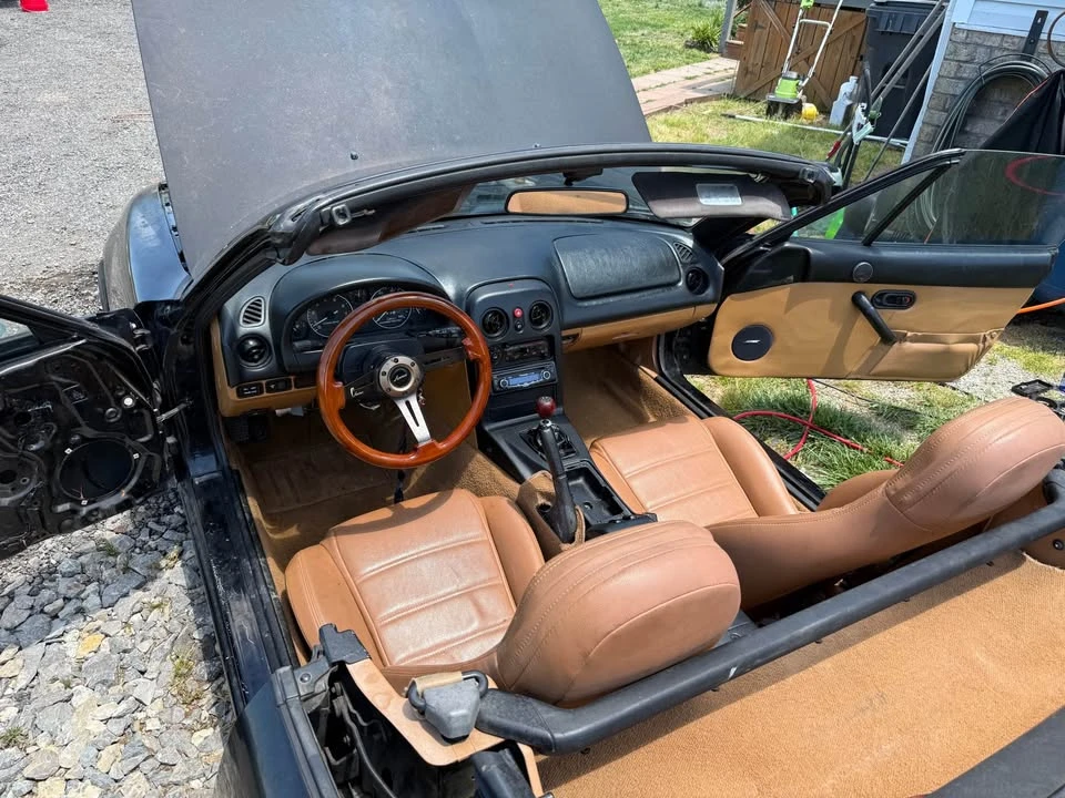 1994 Mazda NA MX-5 Miata - Image 9 of 13