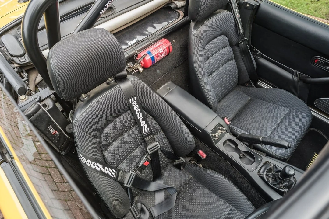 1994 Mazda NA MX-5 Miata - Image 26 of 30