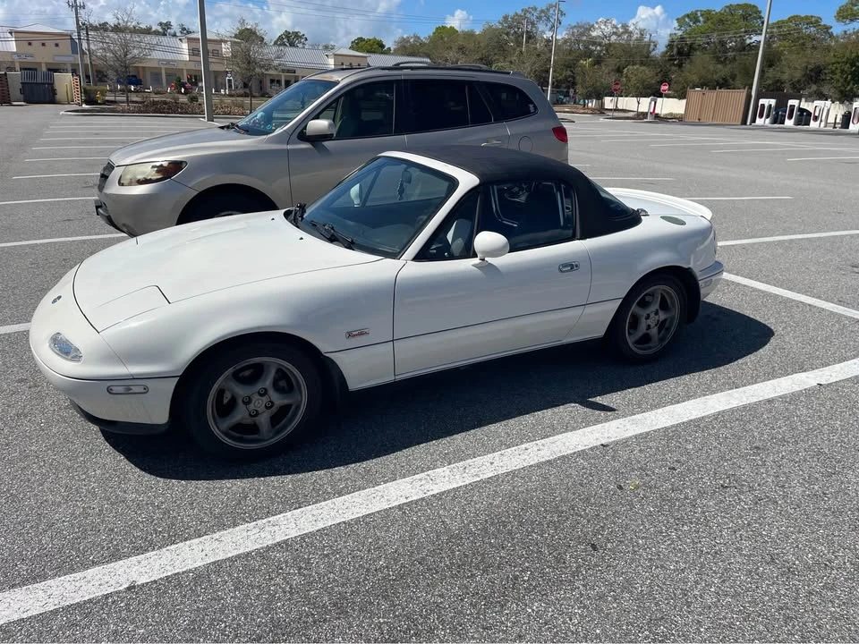 1994 Mazda NA MX-5 Miata - Image 2 of 10
