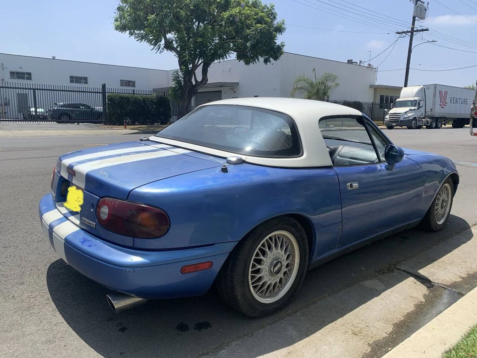 1994 Mazda NA MX-5 Miata - Image 4 of 8