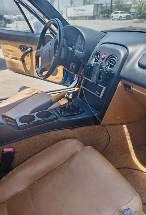 1994 Mazda NA MX-5 Miata - Image 6 of 8