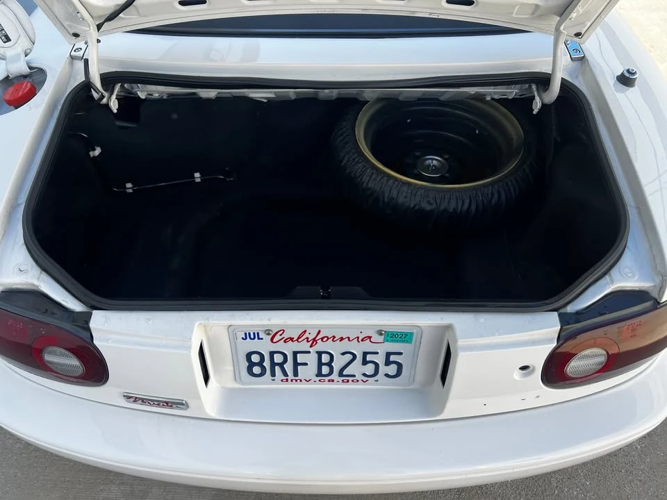 1994 Mazda NA MX-5 Miata - Image 9 of 10