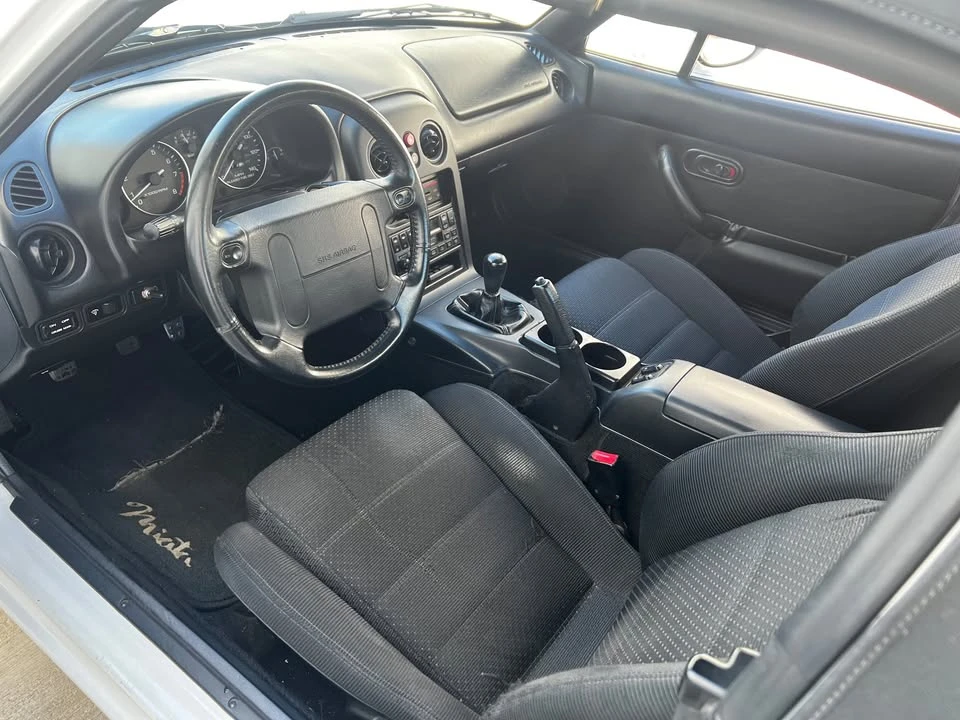 1994 Mazda NA MX-5 Miata - Image 6 of 10