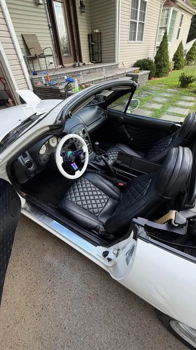 1994 Mazda NA MX-5 Miata - Image 4 of 10
