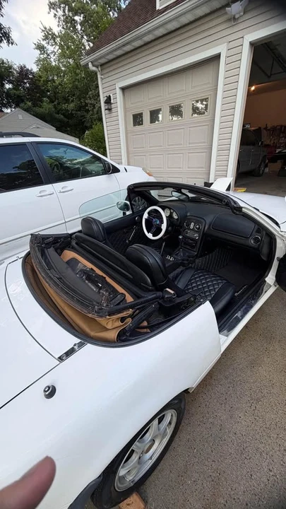 1994 Mazda NA MX-5 Miata - Image 8 of 10