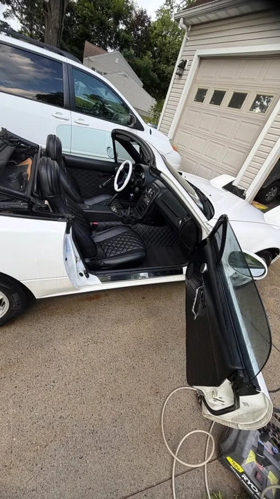 1994 Mazda NA MX-5 Miata - Image 6 of 10