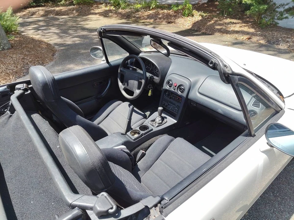 1994 Mazda NA MX-5 Miata - Image 4 of 19