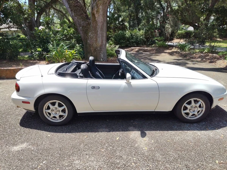 1994 Mazda NA MX-5 Miata - Image 2 of 19