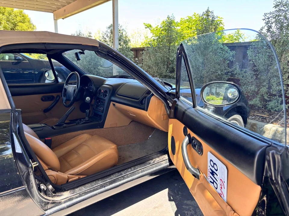1994 Mazda NA MX-5 Miata - Image 9 of 14