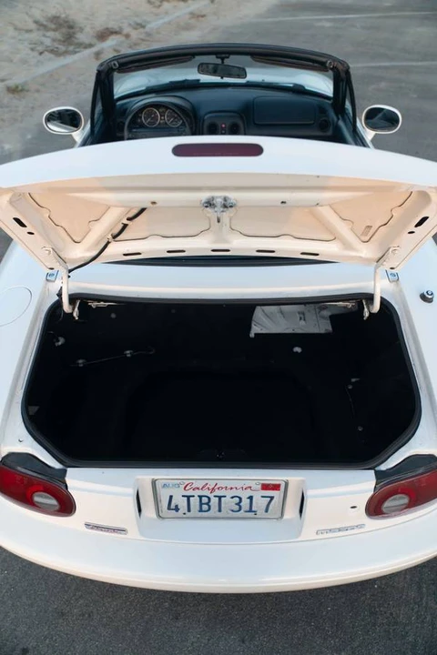 1994 Mazda NA MX-5 Miata - Image 8 of 9